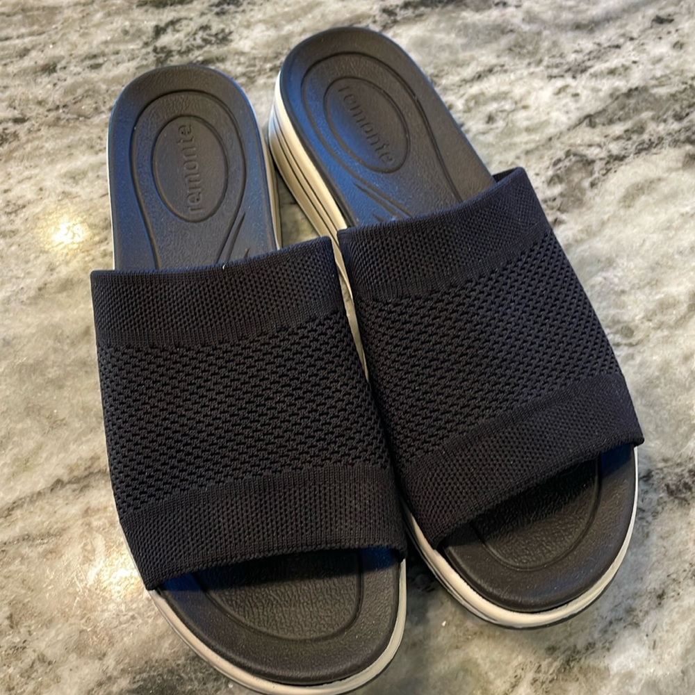 Remonte ATHLEISURE KNIT SLIDE BLACK - WOMENS size 9 like new worn 1x